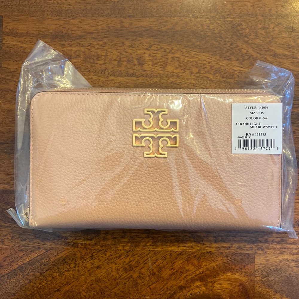 Brand new never opened Tory burch wallet